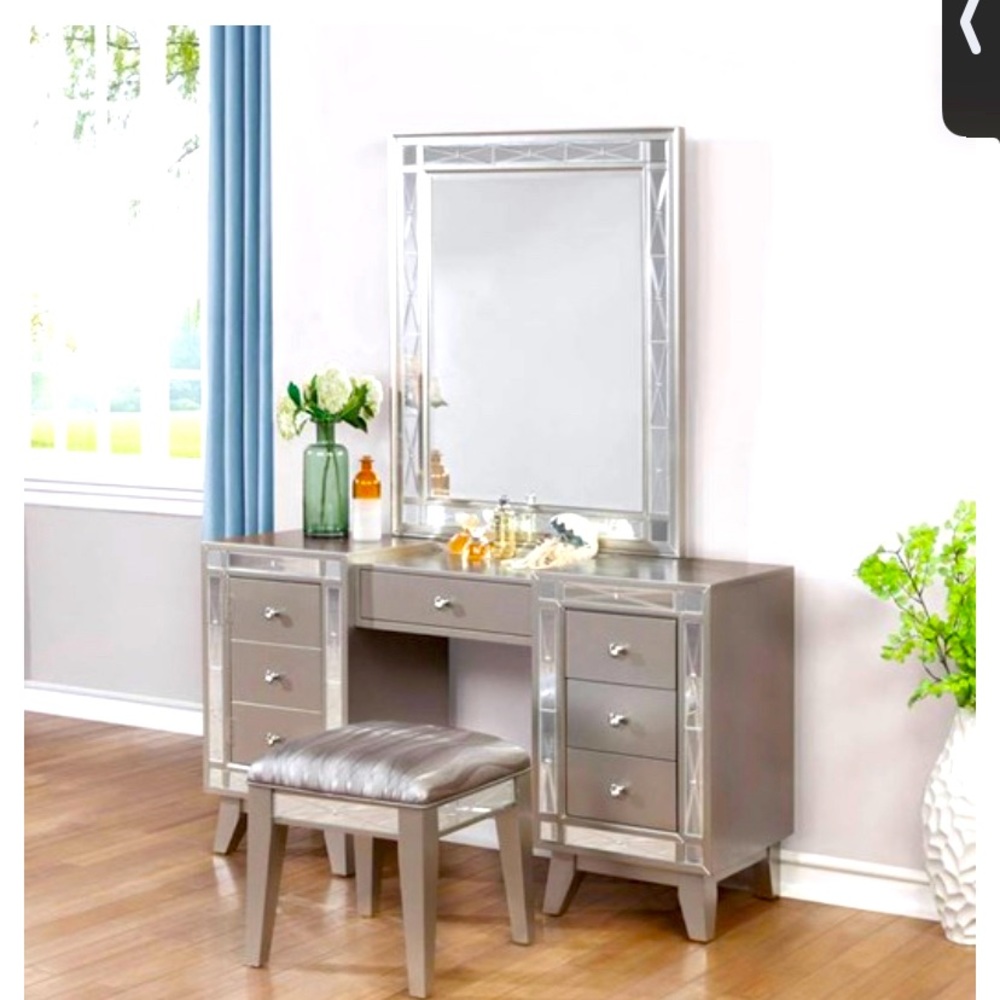 Vanity mirror with chair